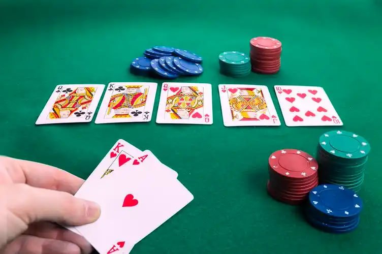 Roulette Arcade spinning wheel interface on china pools with betting grid and real-time outcome